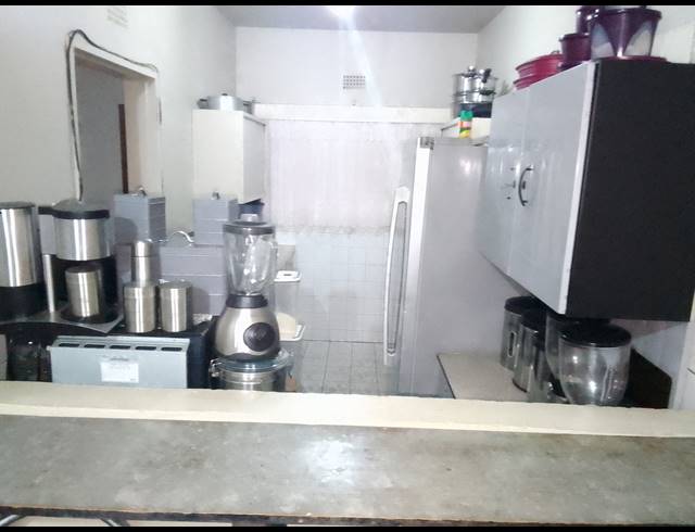 1 BEDROOM FLAT FOR SALE IN LUIPAARDSVLEI